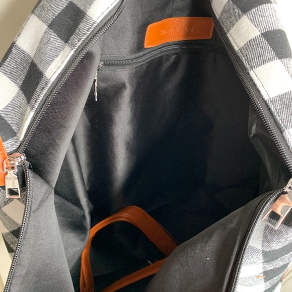 Women's Buffalo Check Weekender Hand Bag - Picture 6 of 6